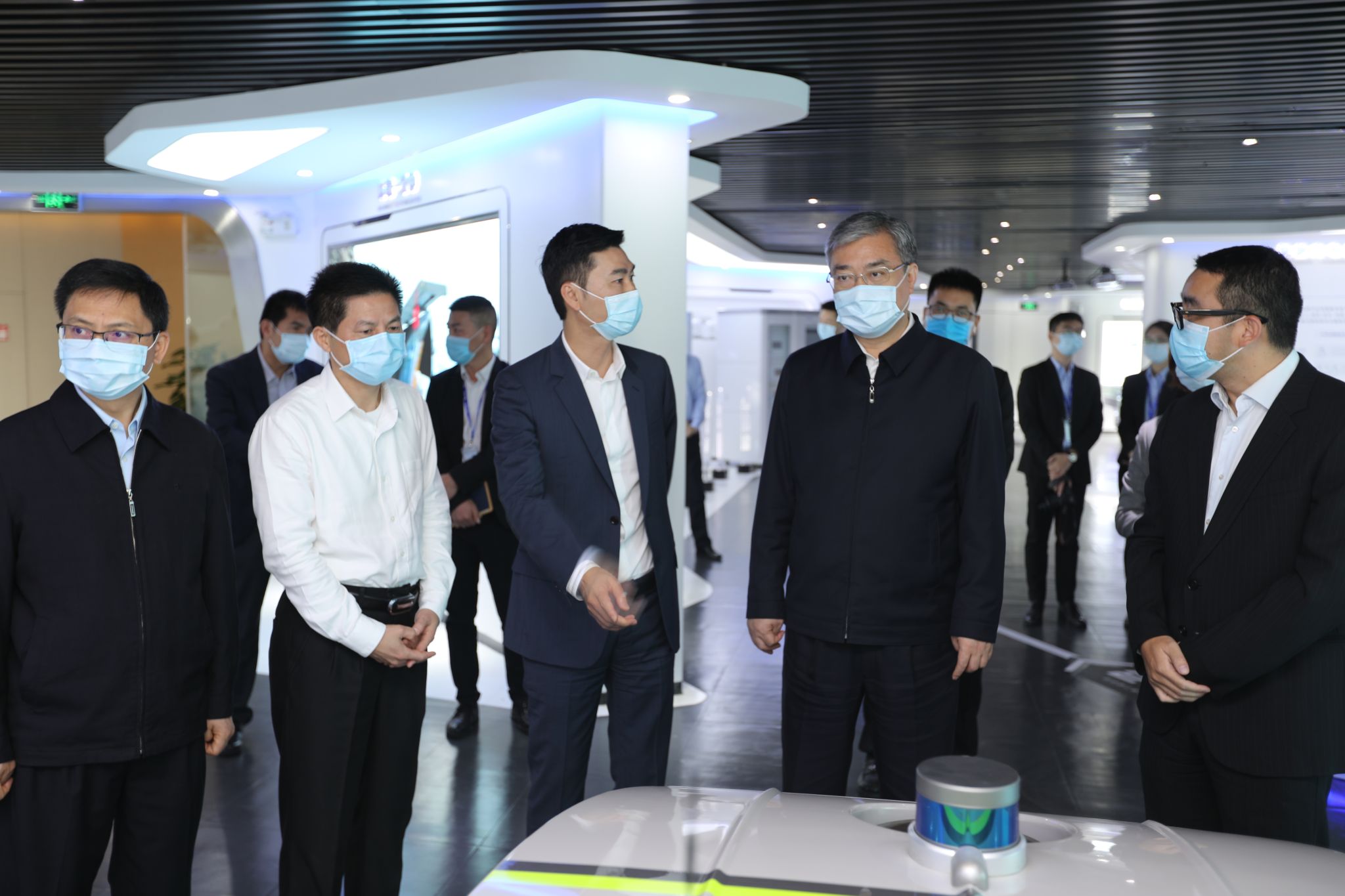 佛山市委书记鲁毅调研非凡娱乐环境，鼓励企业再接再厉创新高